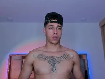 Chaturbate Live Sex Cam of orionblaze69_