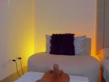Chaturbate Live Sex Cam of luisah_