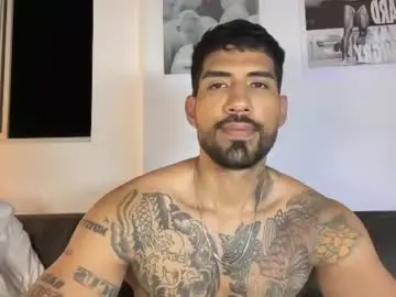 Chaturbate Live Sex Cam of myke_esthetic