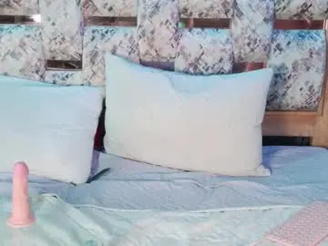 Chaturbate Free Live Porn of hillary_hans