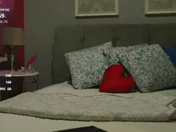 Chaturbate Adult Video Chat of mira_glow