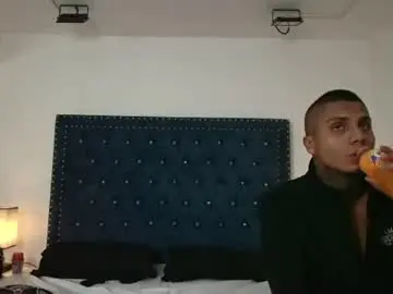Chaturbate Live Sex of damian_and_roxanne