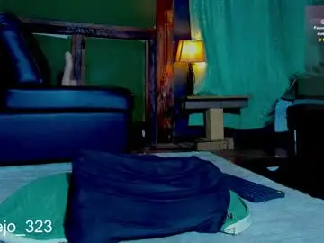 Chaturbate Best live sex cam show of alejo_323__