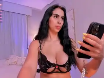 Chaturbate Live Sex Cam of leahjones_