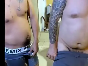 Chaturbate Sex Chat of maxi_dick33