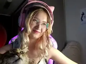 Chaturbate Live Sex Cam of lomamcmeen