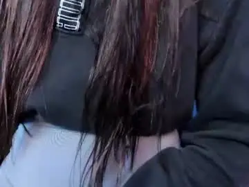 Chaturbate Live Sex Cam of charlotte_whitee1
