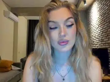Chaturbate Live Sex Cam of hi_lina