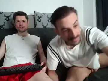 Chaturbate Live Sex Cam of twotwinkhusbands