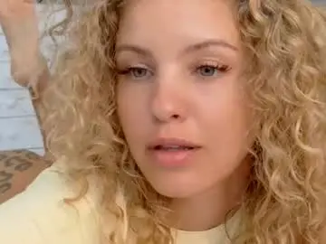 Chaturbate Live Sex Cam of theislandgirl