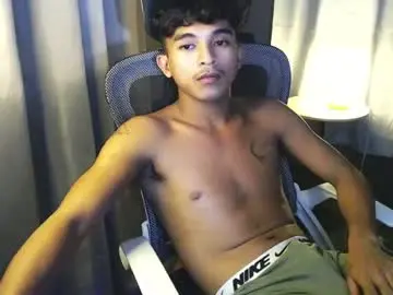 Chaturbate Live Sex Cam of asian_hunk_moreno