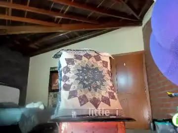 Chaturbate Live Sex of little_izzi