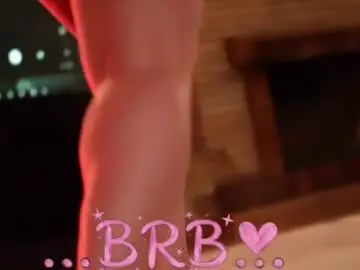 Chaturbate Live Sex Cam of mia_helll