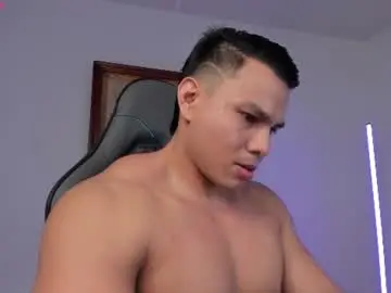 Chaturbate Live Sex Cam of roy__constance