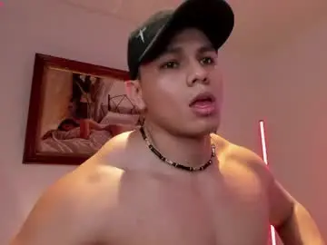 Chaturbate Best live sex cam show of roy__constance