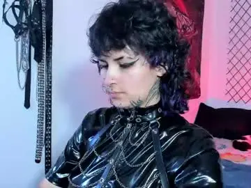 Chaturbate Live Sex Cam of glitch_doll