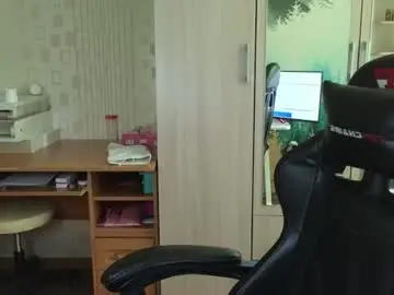 Chaturbate Free Porn Cam of golden_boyyy21