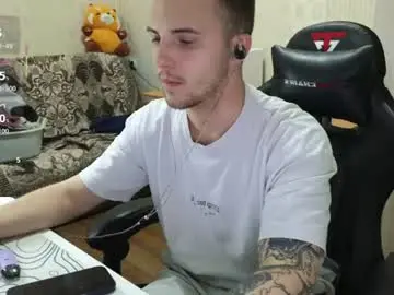 Chaturbate Live Sex Cam of golden_boyyy21
