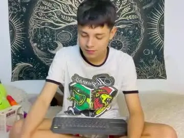 Chaturbate Free Live Porn of andy_belier