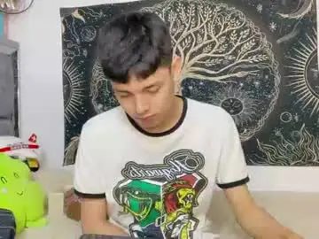 Chaturbate Live Sex Cam of andy_belier