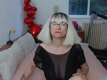 Chaturbate Live Sex Cam of milfdolores