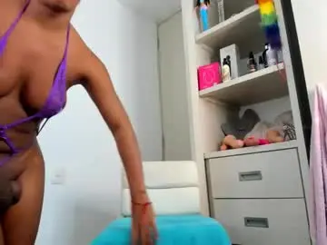 Chaturbate Live Sex Cam of xshantall_hotx
