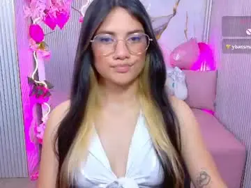 Chaturbate Nude Webcam of chiara_tay