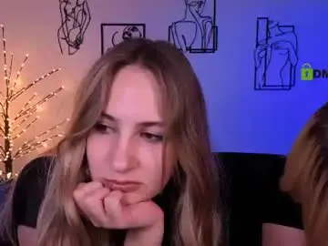 Chaturbate Live Sex Cam of playful_sophie