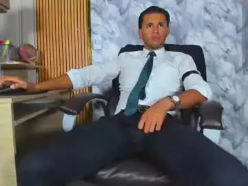 Chaturbate Adult Video Chat of hiddenoffice