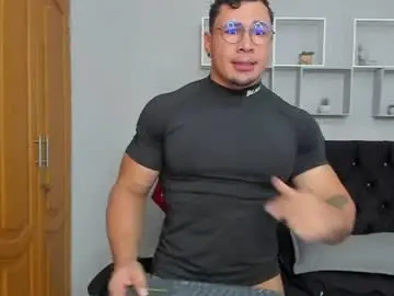 Chaturbate Adult Video Chat of tyler_hank1