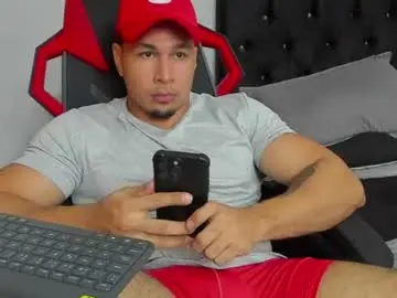 Chaturbate Live Sex Cam of tyler_hank1