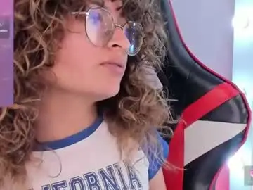Chaturbate Best live sex cam show of emily_fiori