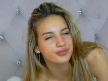 Chaturbate Live Sex Cam of kimmdaviss