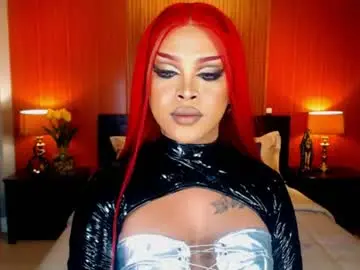 Chaturbate Live Sex Cam of urmajestytyra
