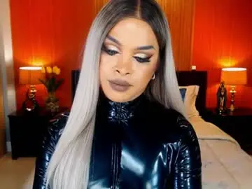 Chaturbate Free Porn Cam of urmajestytyra