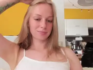 Chaturbate Live Sex Cam of magic_couple13