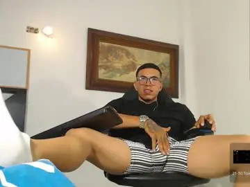 Chaturbate Live Sex Cam of alejandrocock23