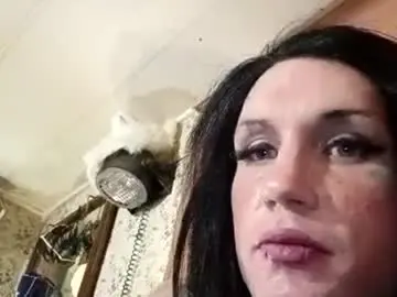 Chaturbate Live Sex Cam of sickntwisted686