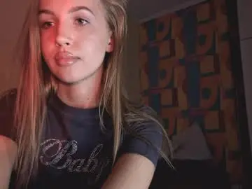 Chaturbate Live Sex Cam of erinnnaji