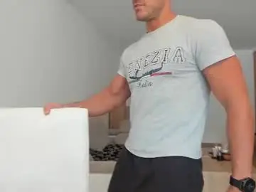 Chaturbate Watch Live Sex Cams of roberto4ever