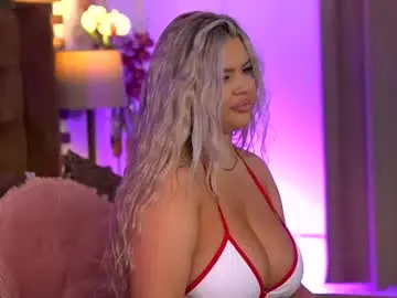 Chaturbate Live Sex Cam of sophieboobsx