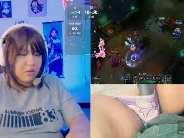Chaturbate Live Sex Cam of crystal_velvet01