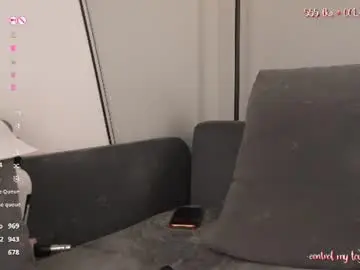 Chaturbate Sex Cam of jennyplaudis_