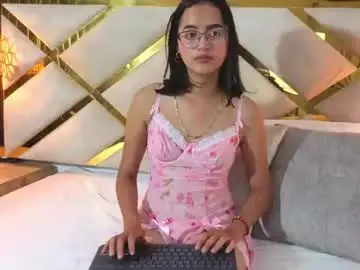 Chaturbate Live Sex Cam of mille_love