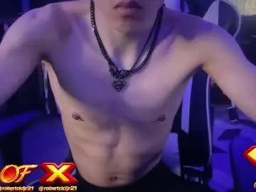 Chaturbate Best live sex cam show of robertcicijr21