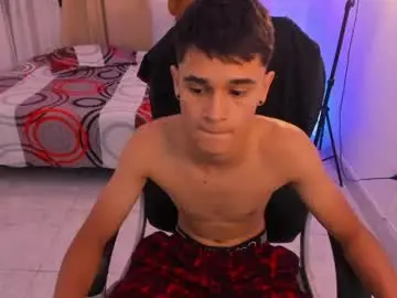 Chaturbate Best live sex cam show of aron_boyy