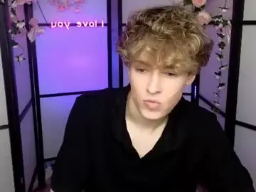 Chaturbate Adult Video Chat of curly_twinkboy