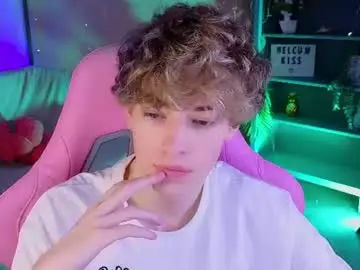 Chaturbate Free Live Porn of curly_twinkboy