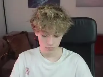 Chaturbate Adult Webcam of curly_twinkboy