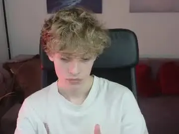 Chaturbate Free Live Porn of curly_twinkboy